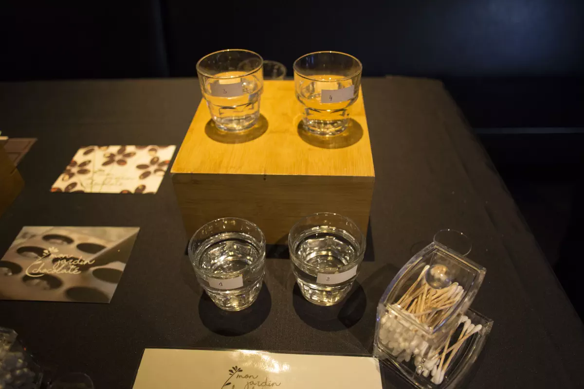 kit d'eau salée, sucrée, amer, acide