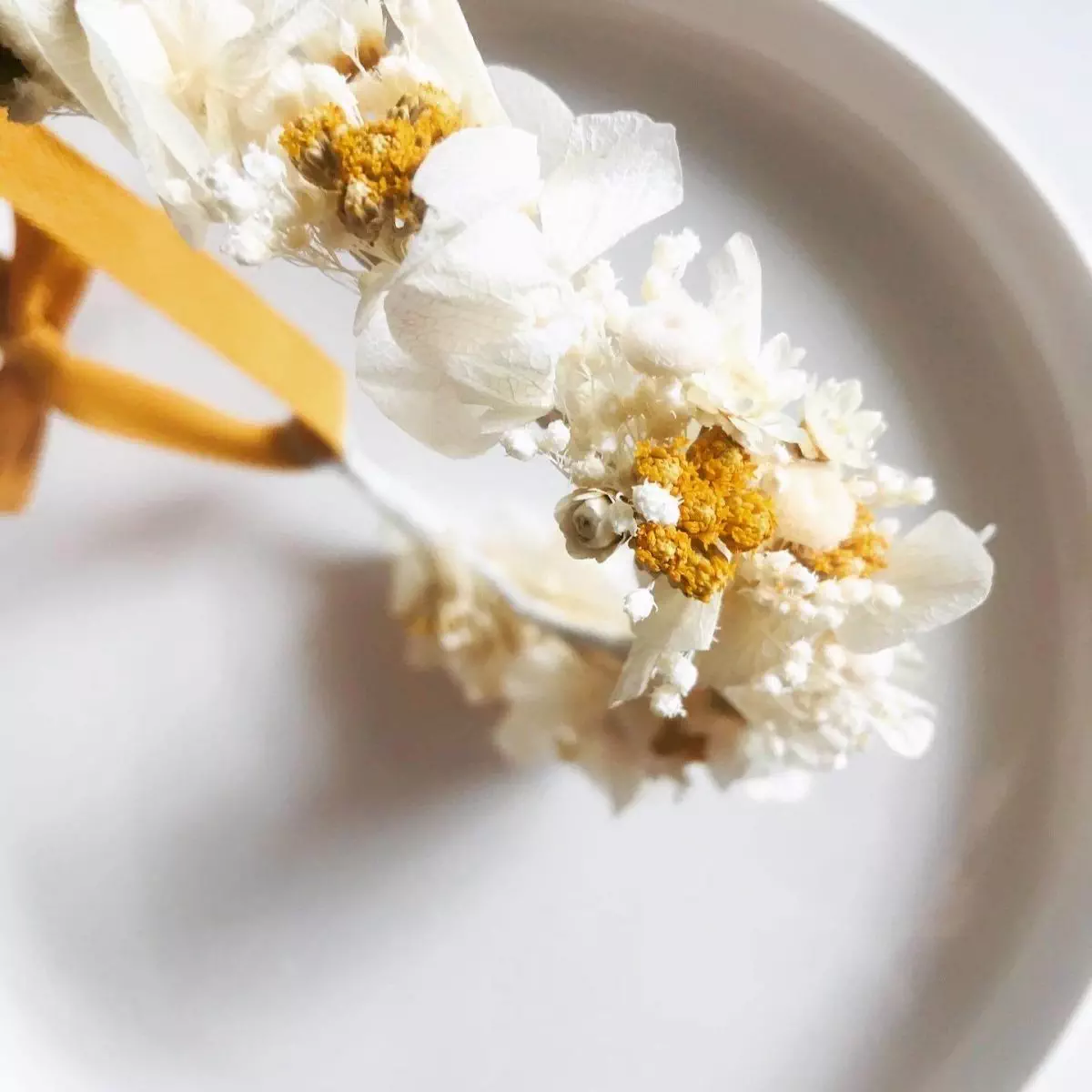 Couronne de fleurs séchées