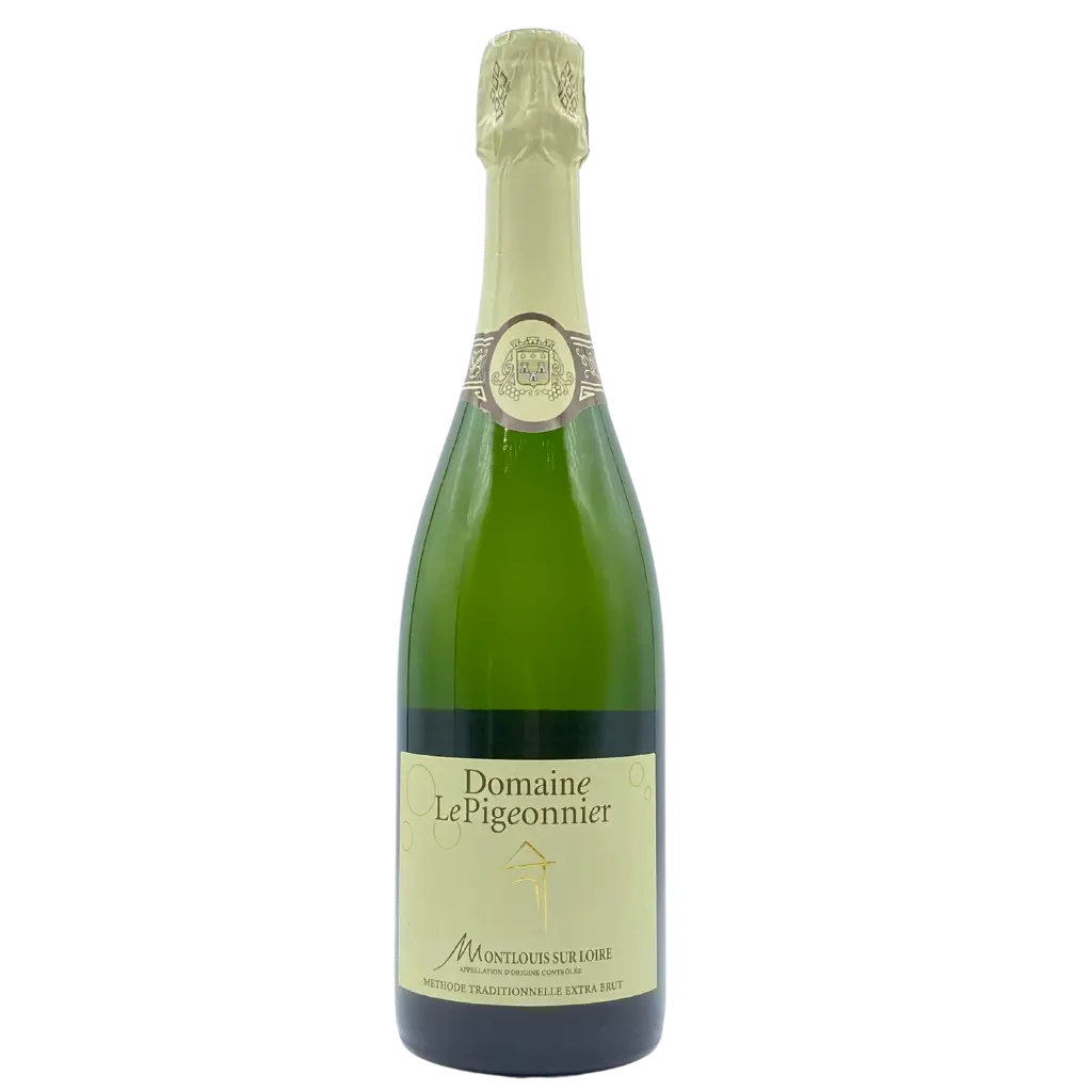 Le Montlouis sur Loire Extra Brut est un pétillant aux fines bulles et aux reflets argentés qui offre un nez aux parfums d’agrumes et une sensation de gras en bouche, à déguster à l’apéritif ou sur un dessert à base de fruits.
