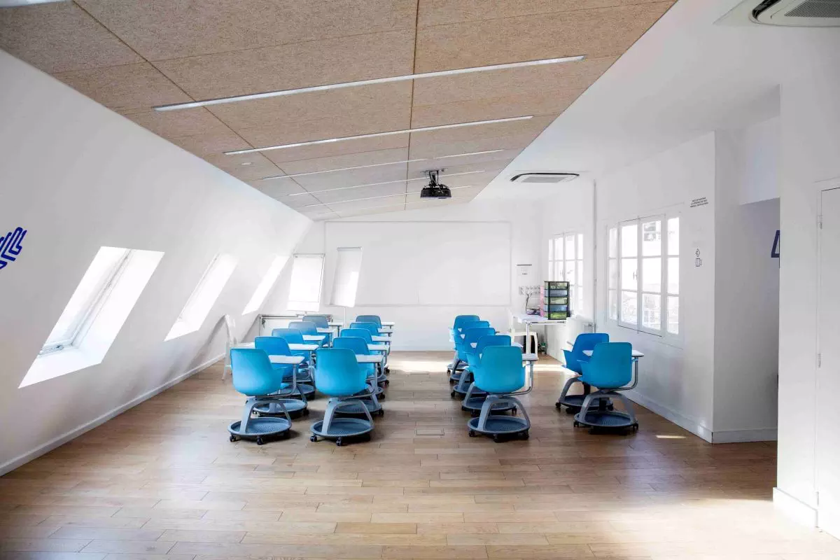 Atelier de 65m2 en format conférence