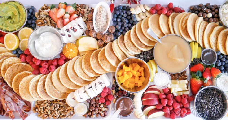 Buffet grazing table