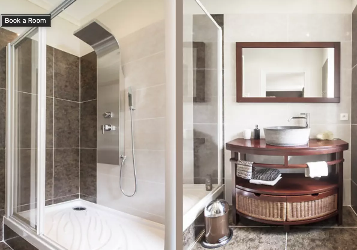 Salle de douche coloniale