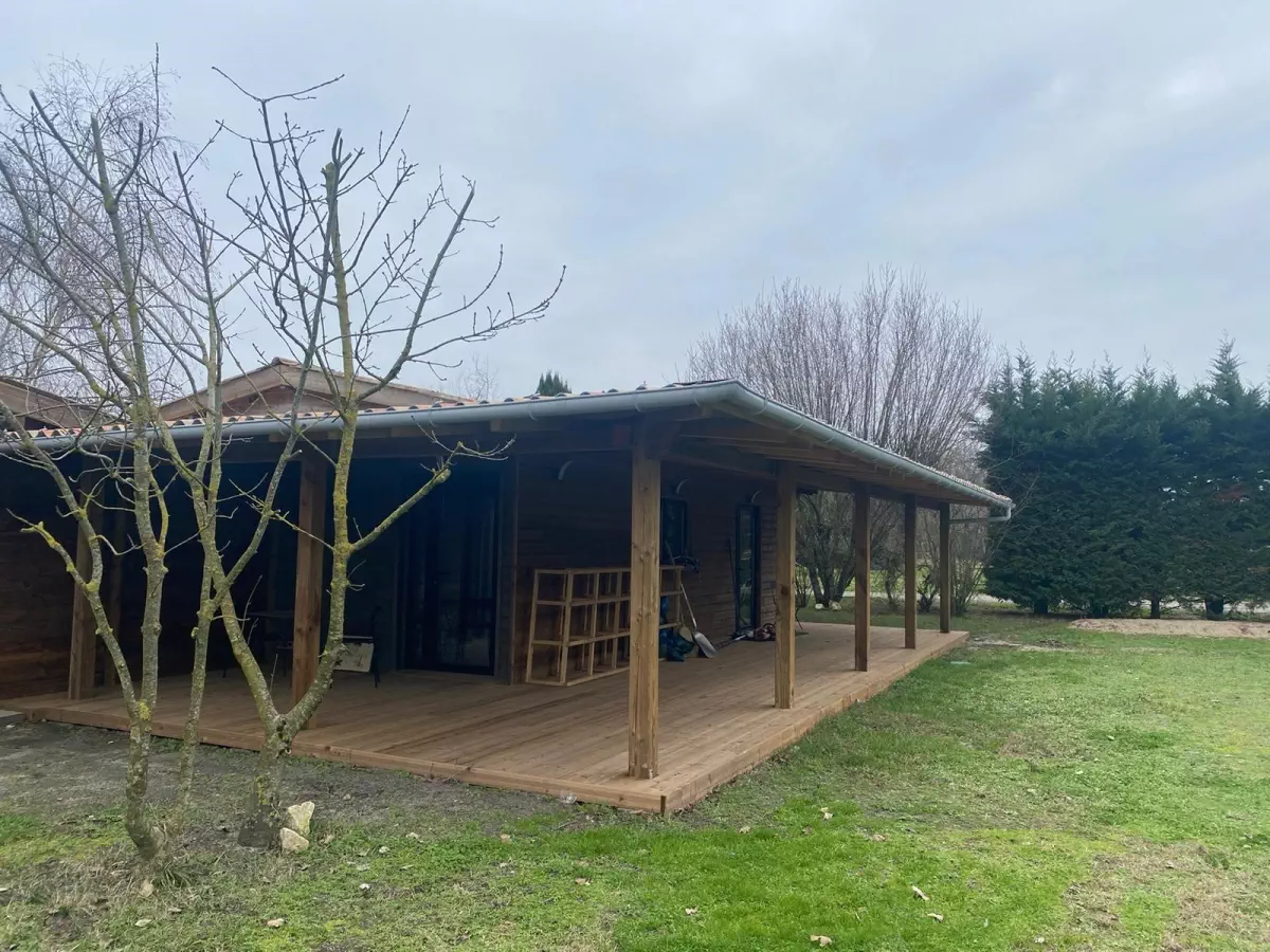 Club House - terrasse couverte et extérieurs