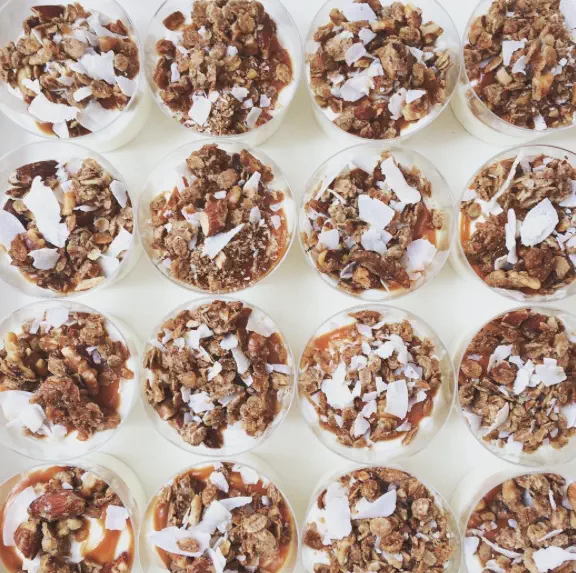 Compotée de fruits de saison & granola