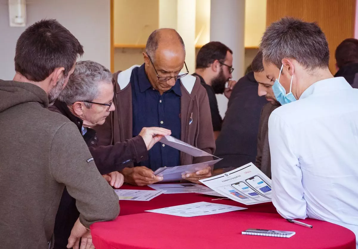 Joueurs en pleine réflexion