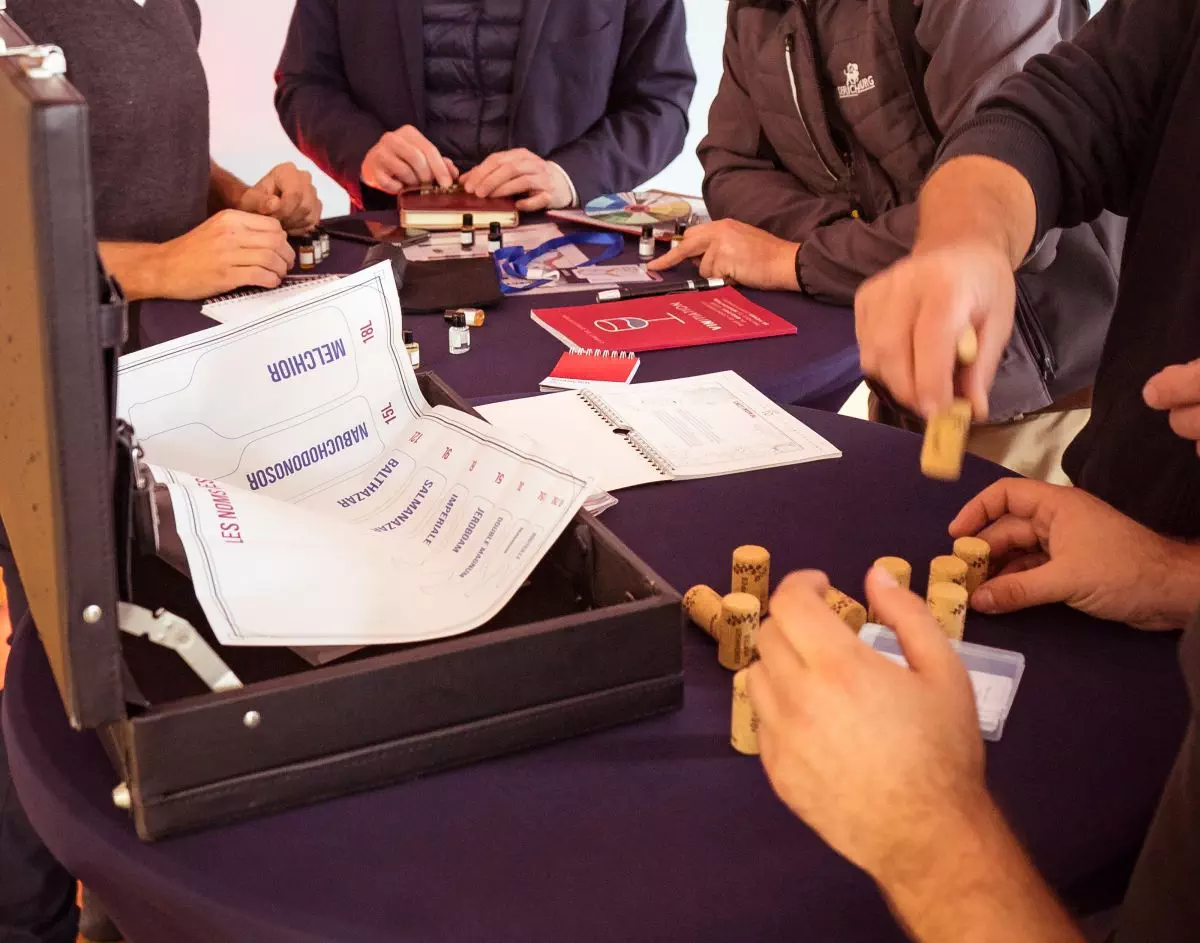 Jeu contenu dans une mallette 