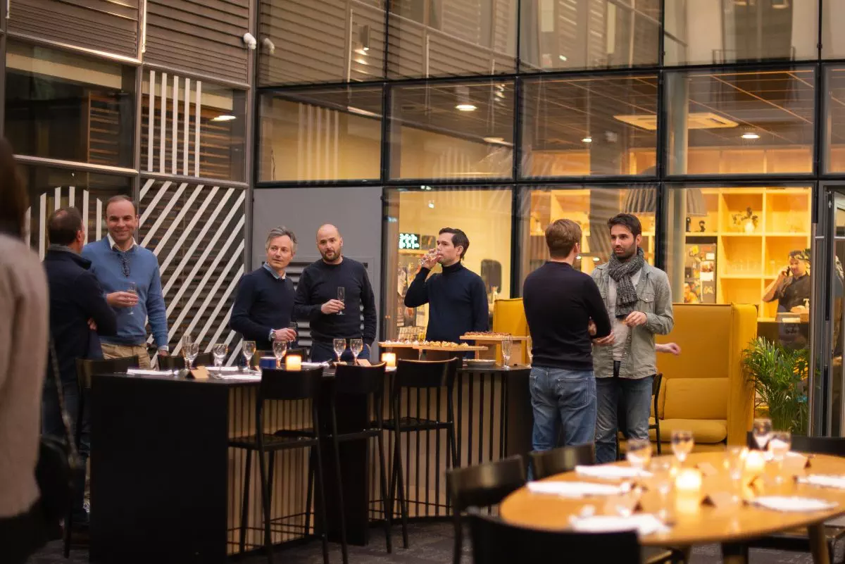 le lobby en mode soirée