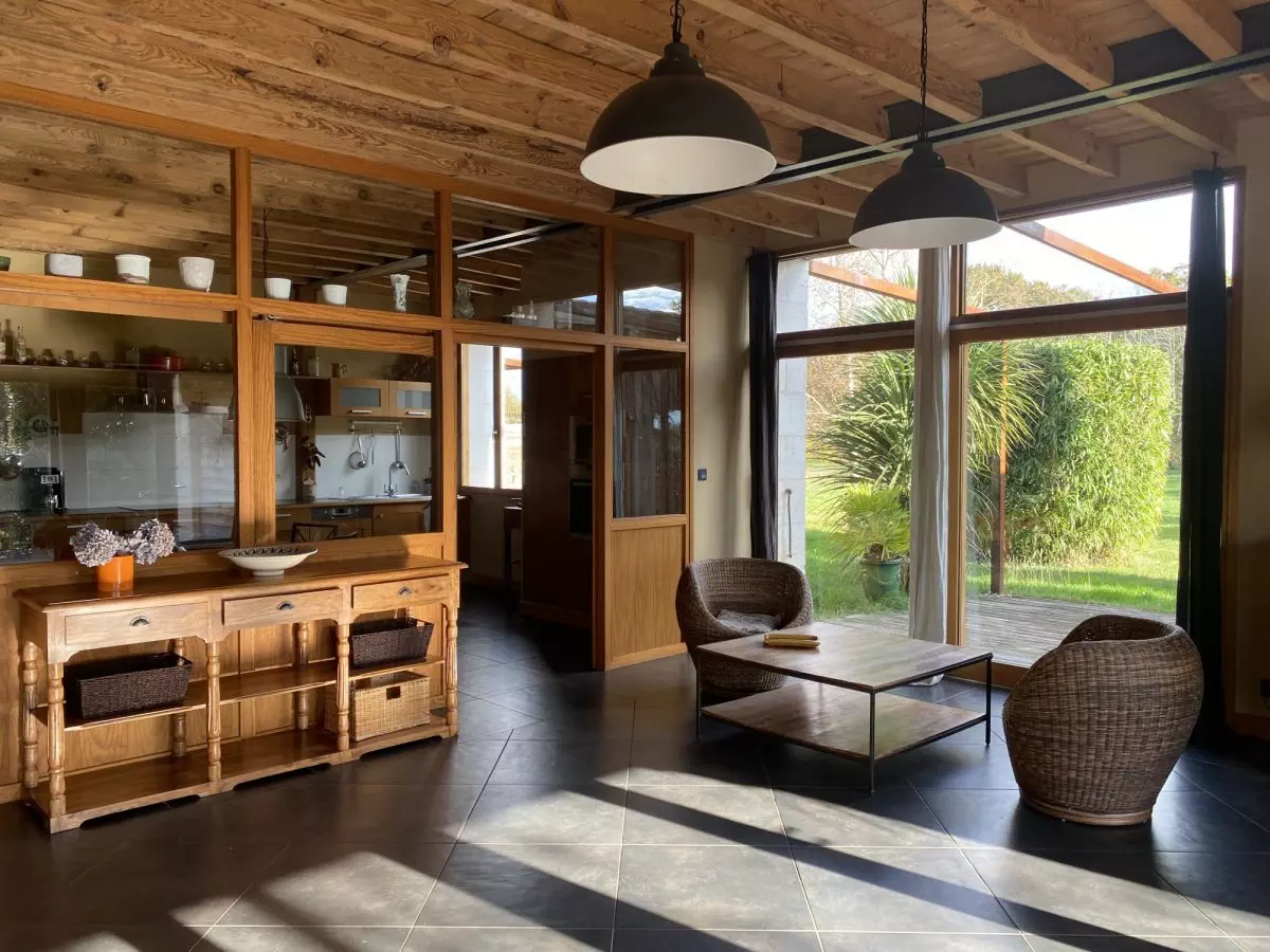 salon maison coté prairie