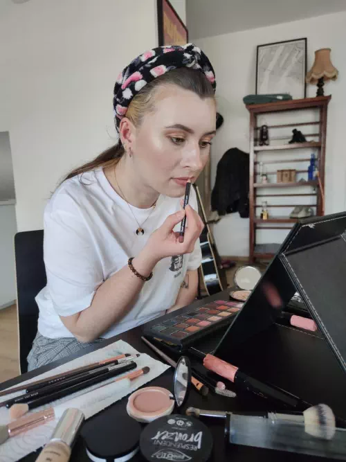 COURS D'AUTO MAQUILLAGE