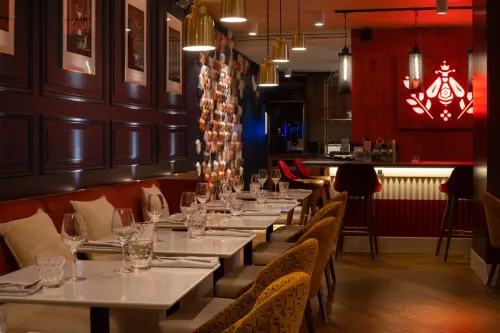 Déjeuner dans le restaurant Nectar