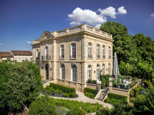 Privatisation des trois salons