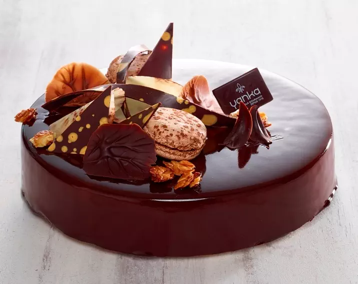 Le Picado - Génoise chocolat noir, onctueux au chocolat au lait & crème brûlée vanille.