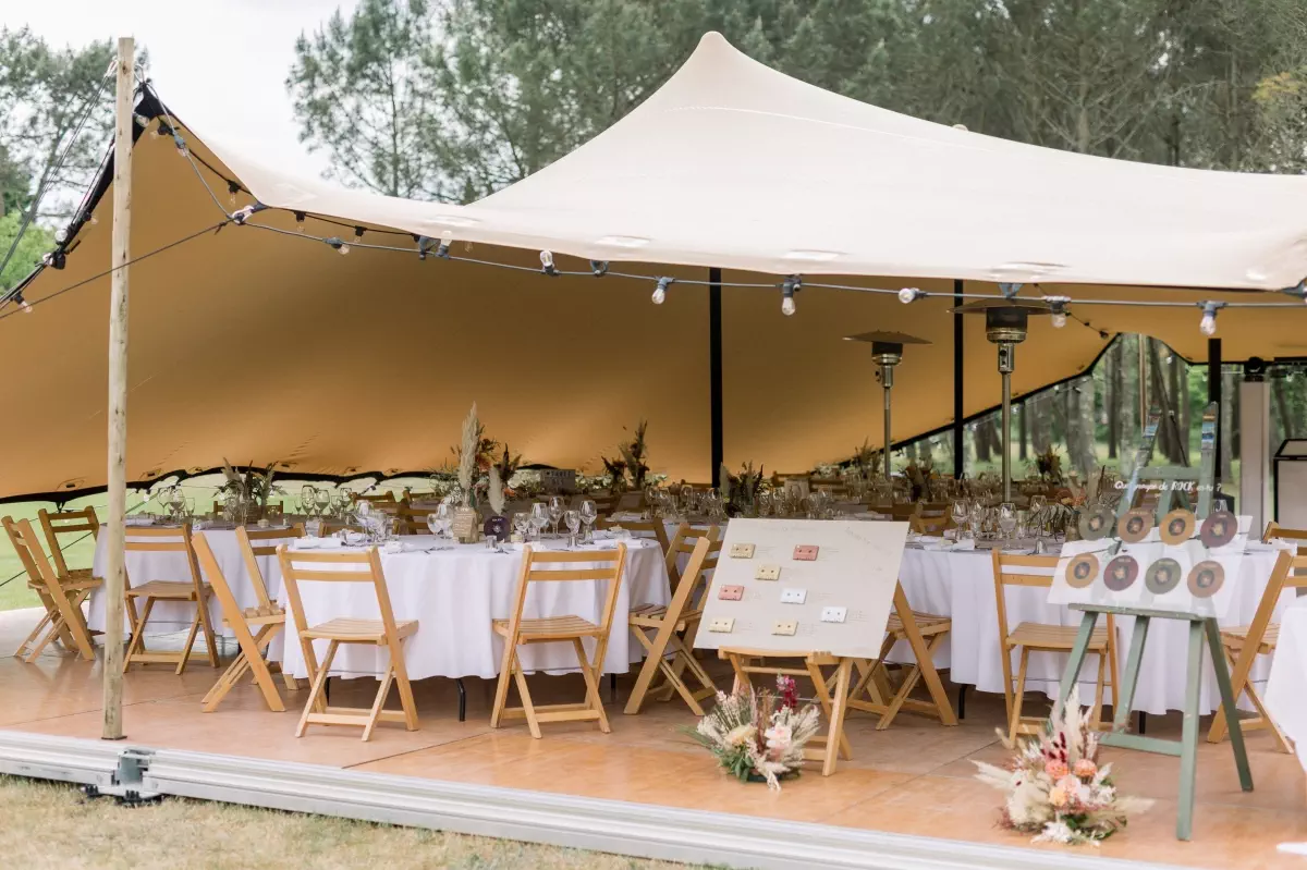 Tente Stretch + Mobilier