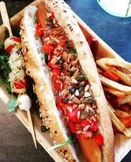 green cantine sandwich street food