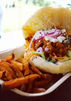 green cantine pita street food