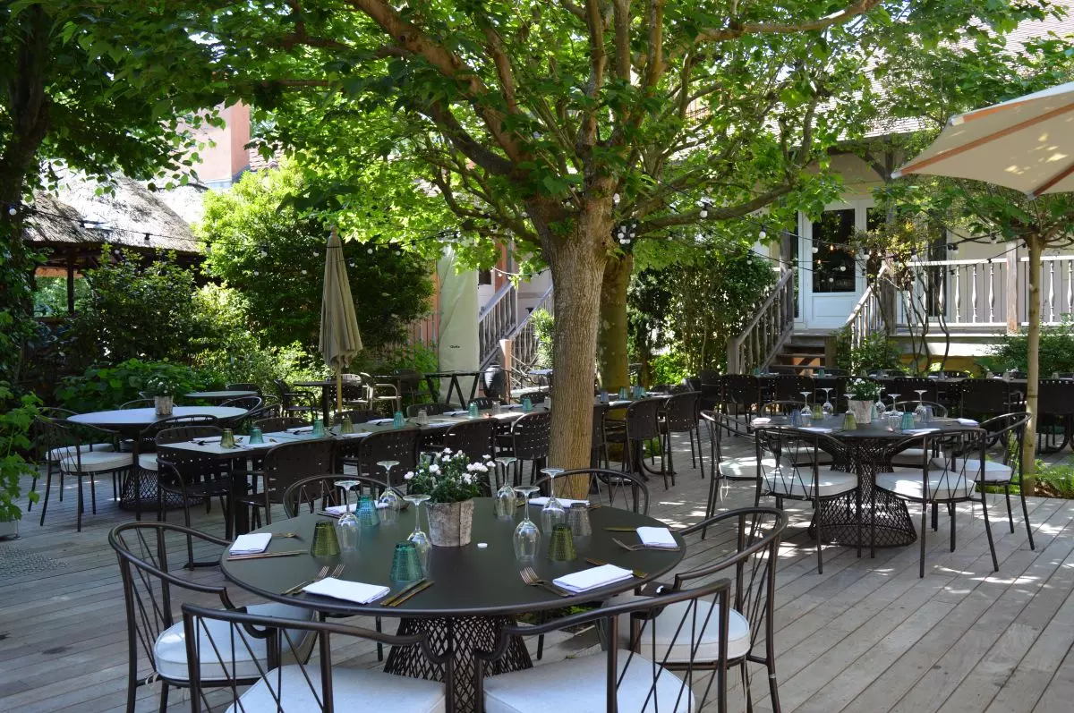 Terrasse restaurant le Café des Artistes