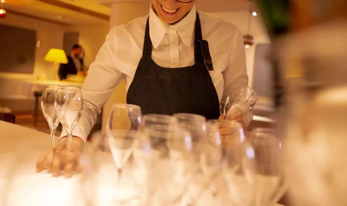 Staff mise en place bar