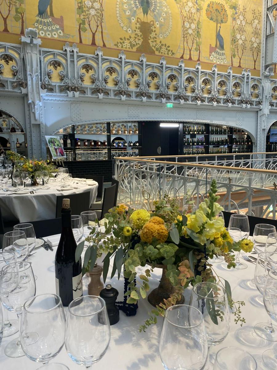 Centre de table écoresponsable dans les tons jaunes