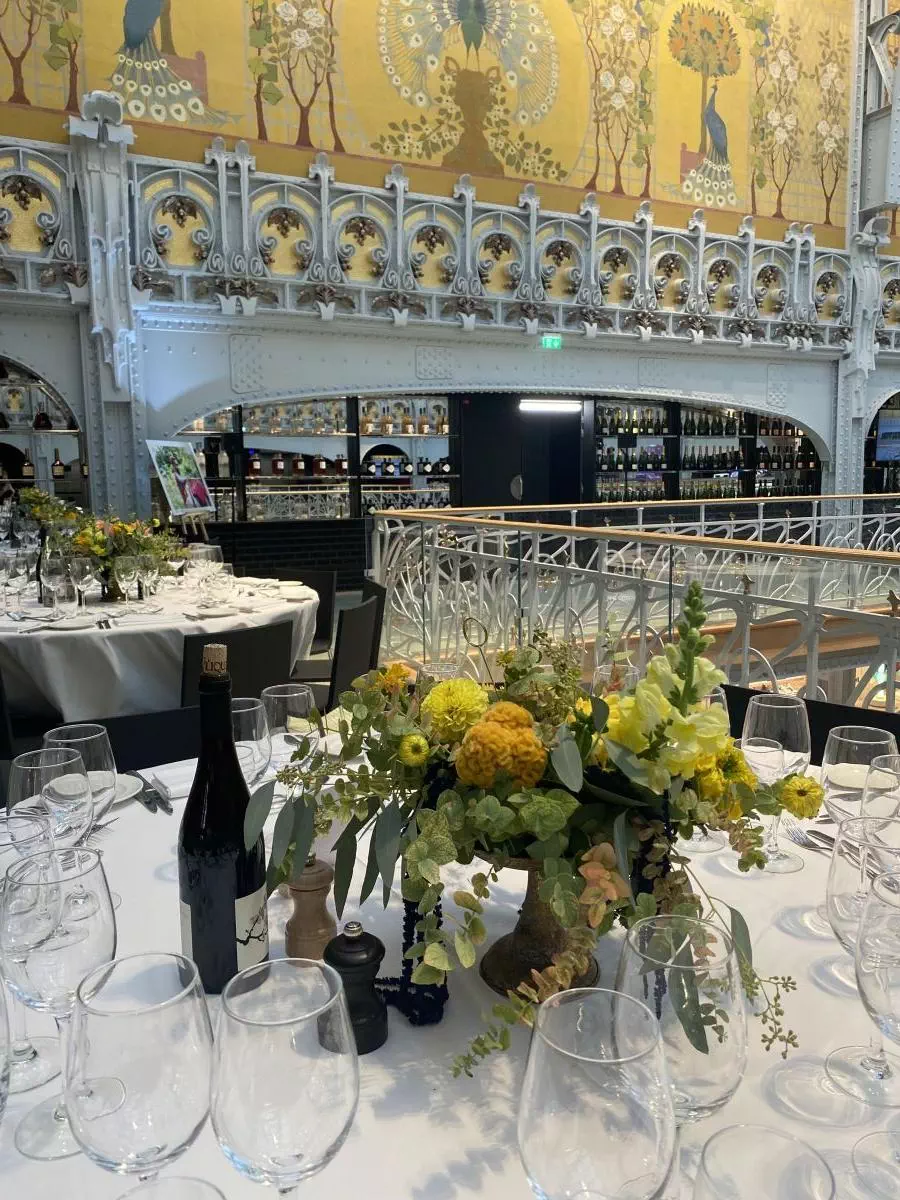 Centre de table écoresponsable dans les tons jaunes