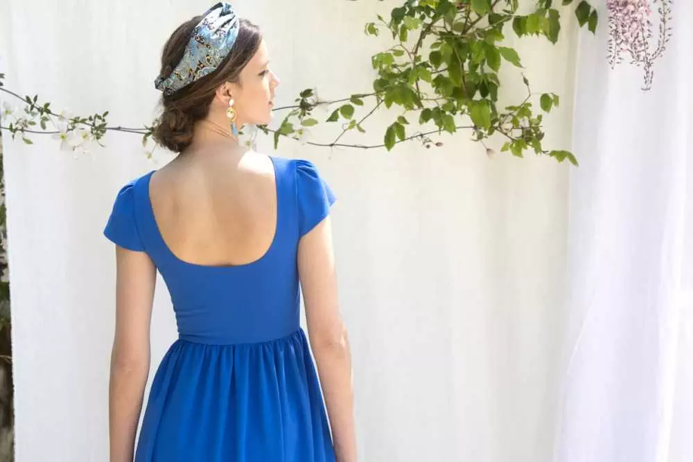 Robe merlot - Robe bleu decolleté dans le dos dos danseuse