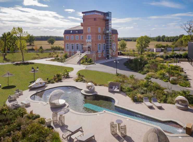 CHATEAU 