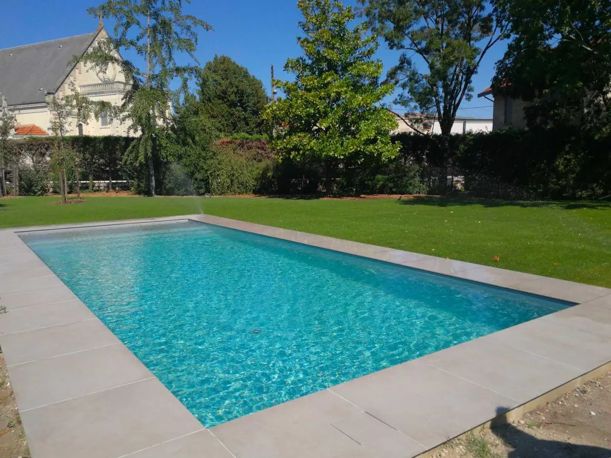 Jardin avec piscine