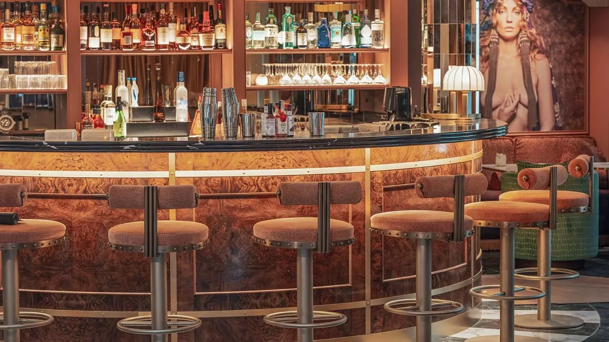 Bar