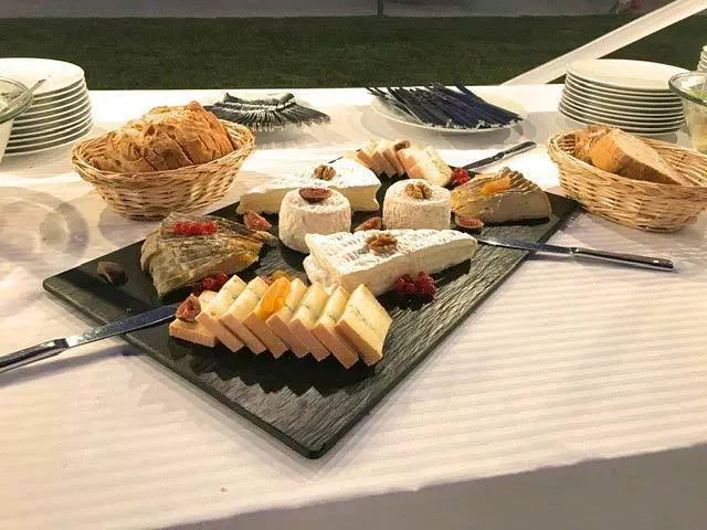 achenglil-mechoui-plateau-fromage.jpg