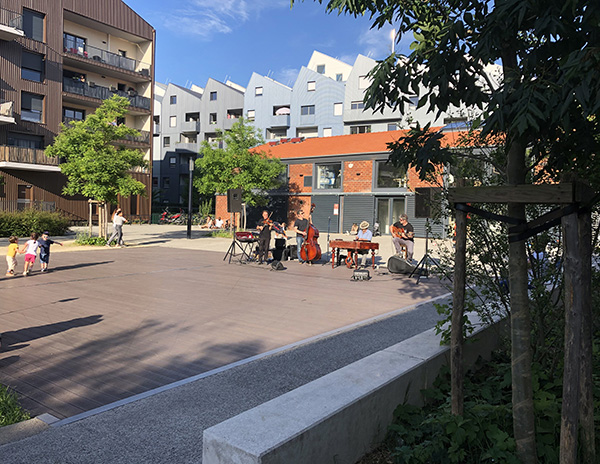 Vue sur l'Artichaut-Place Pierre Cétois
