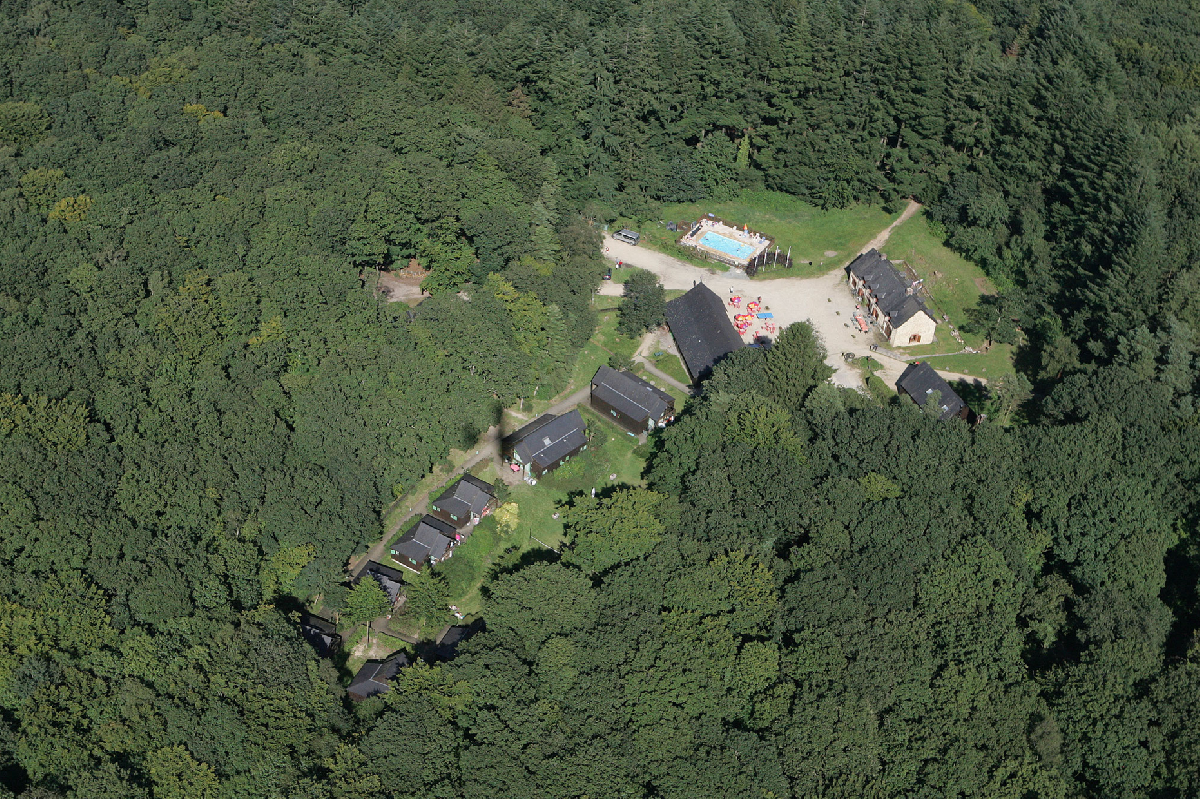 Domaine en pleine forêt au cœur de la Mayenne