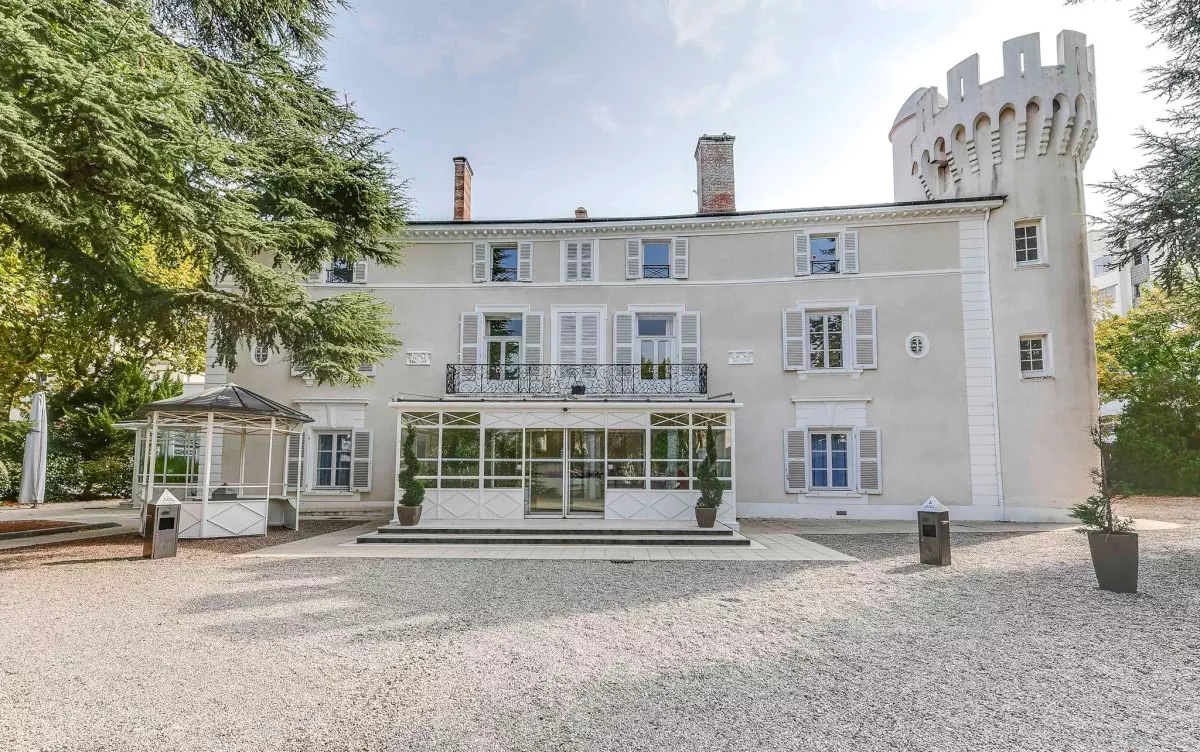 CHATEAU 