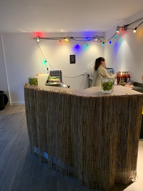 decoration-bar-hawaien-soirée.jpg