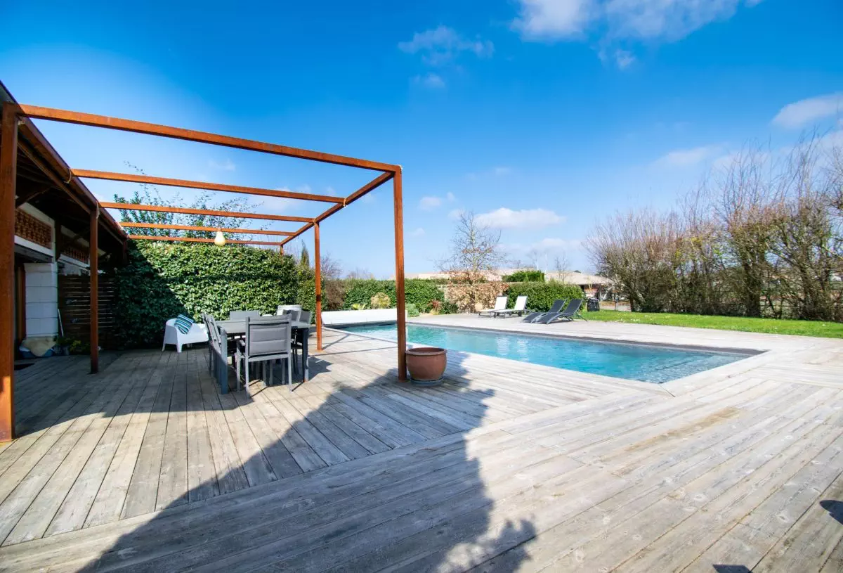 ext maison côté piscine