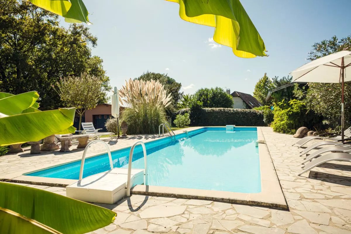 Piscine et sauna du domaine