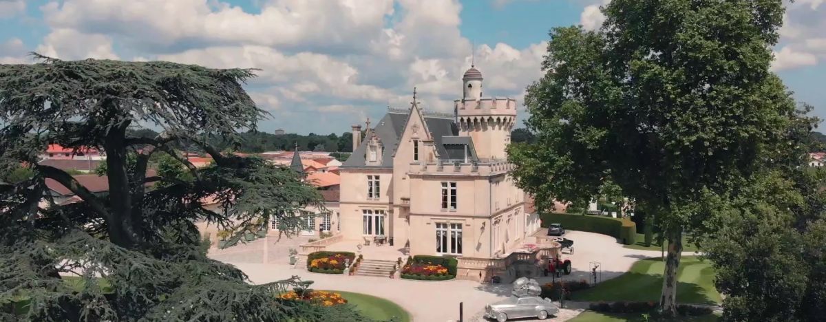 Château viticole d'exception près de Bordeaux