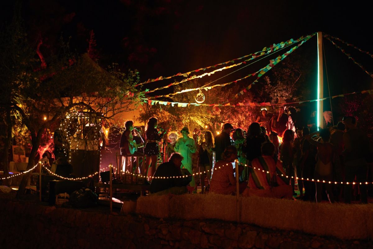 Module Pikip Booth sonorisant un événement live de nuit