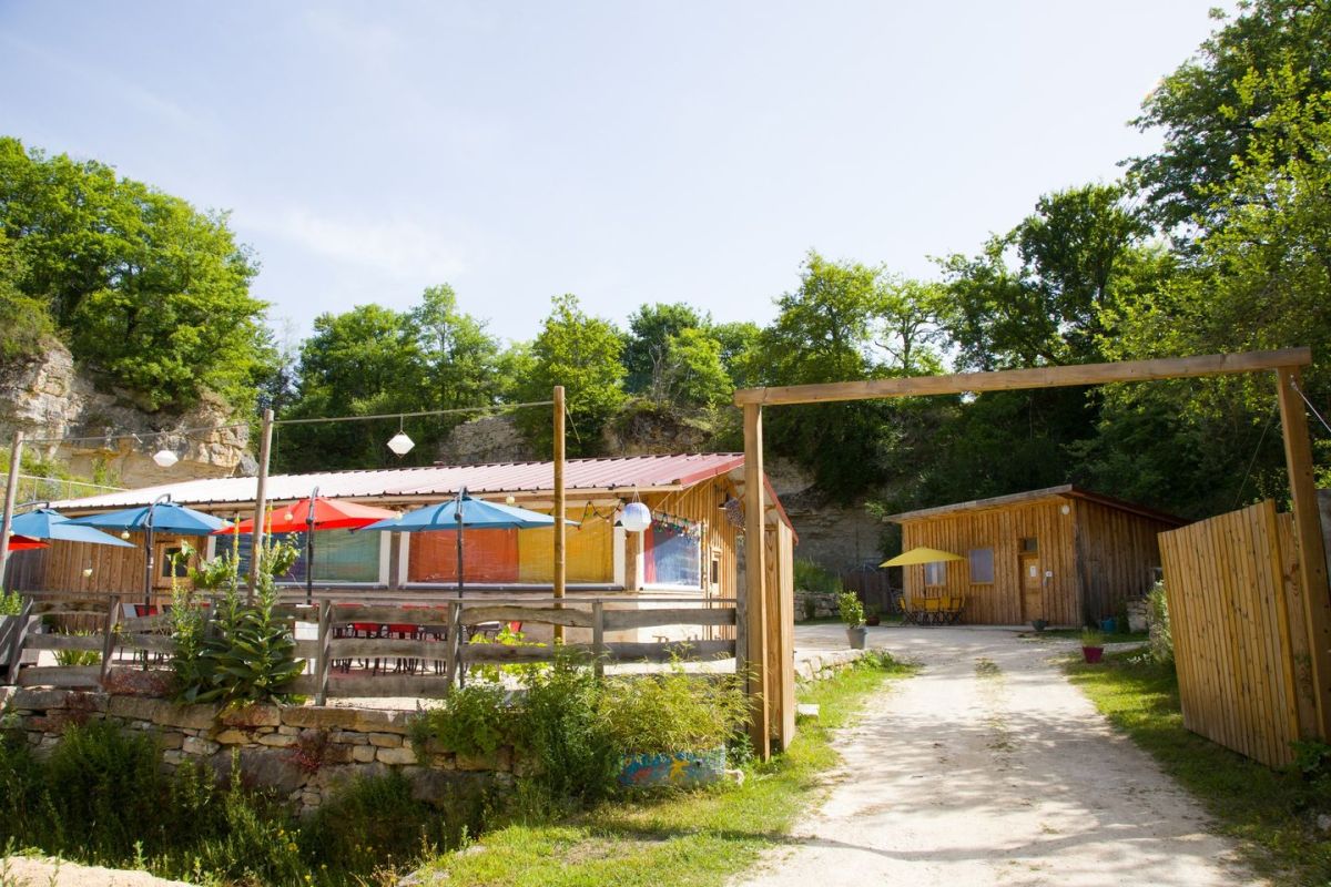 Hameau de réception dans l'Yonne