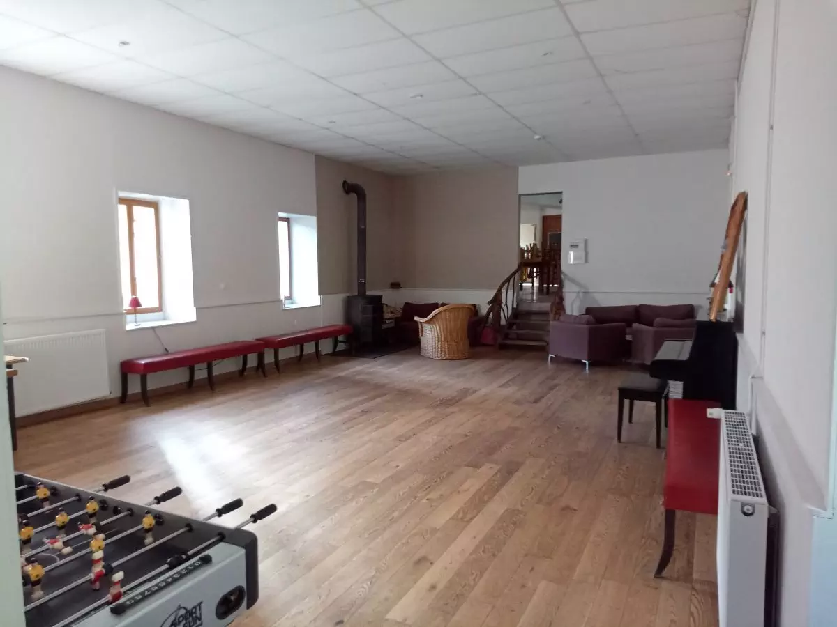 Salle polyvalente pour vos réunions de séminaires, pour danser, pour vos stages
