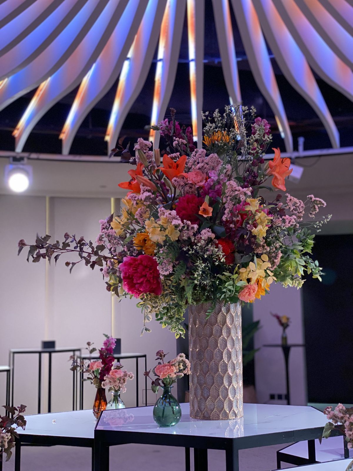 Motif de buffet écoresponsable dans les tons colorés