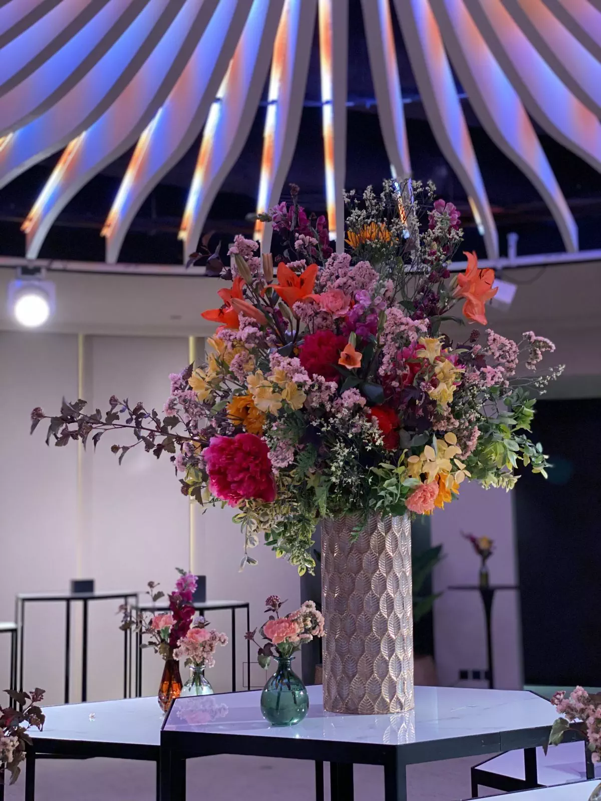 Motif de buffet écoresponsable dans les tons colorés