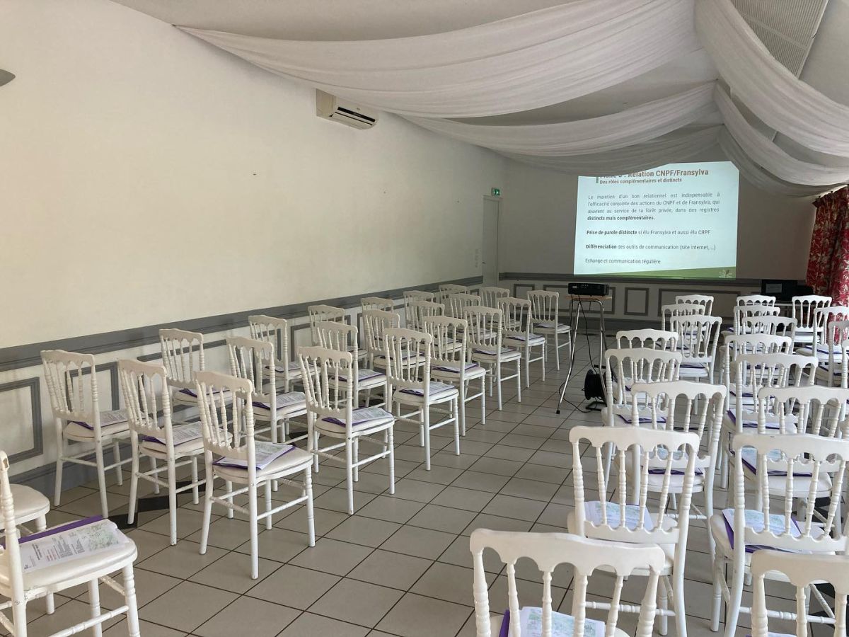 La salle aménagée pour vos séminaires