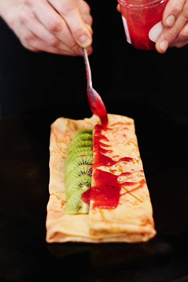 Crêpe au froment - Fruits frais & Pralines roses