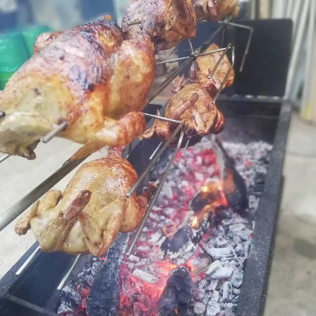 Poulet grillé à la broche