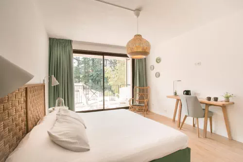 Charmant domaine drômois en pleine nature