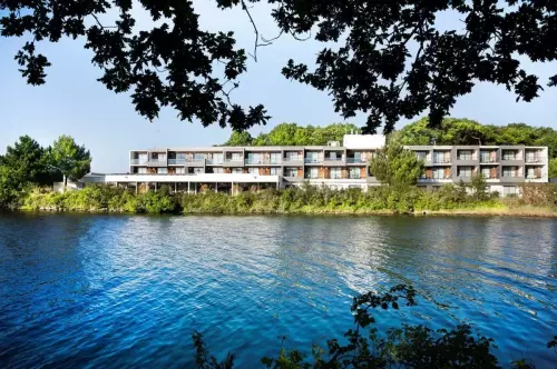 BEST WESTERN PLUS HOTEL LES RIVES DU TER