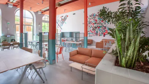 Hôtel et salle de réception colorée à Strasbourg