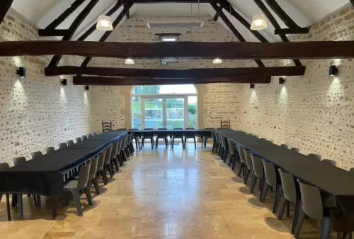 Domaine engagé et sa salle de réception près de Pau