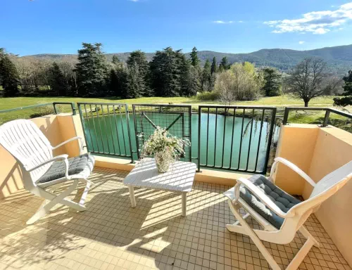 Charmant domaine drômois en pleine nature