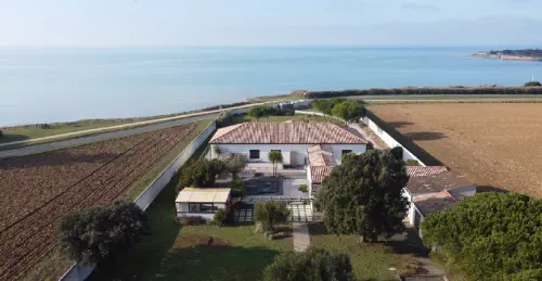 Villa au bord de l'océan proche de La Rochelle