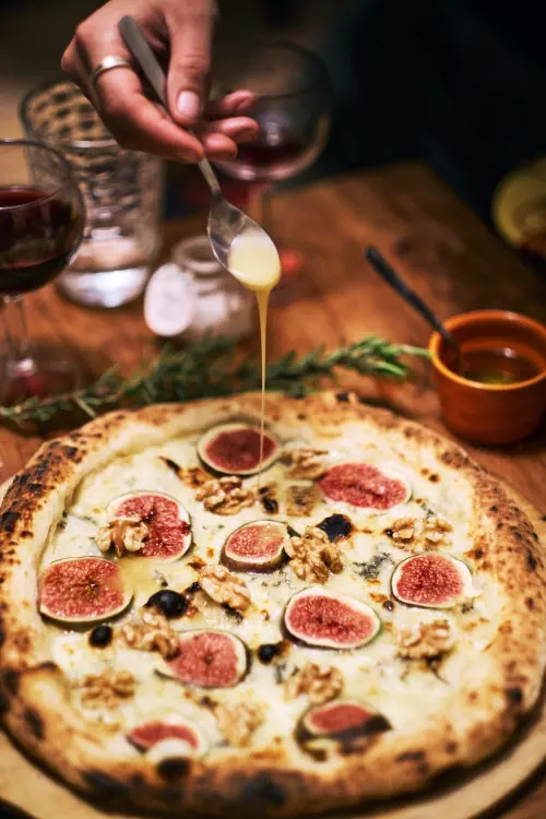 Foodtruck original et pizzas gourmandes à Paris